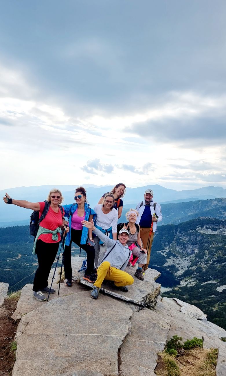Wanderung auf einem Bergkamm in Bulgarien