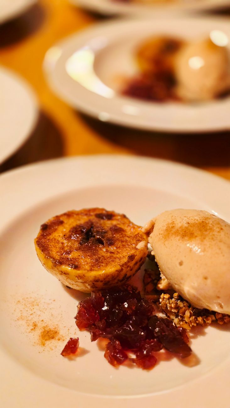 Bratapfel mit Zimt-Eis
