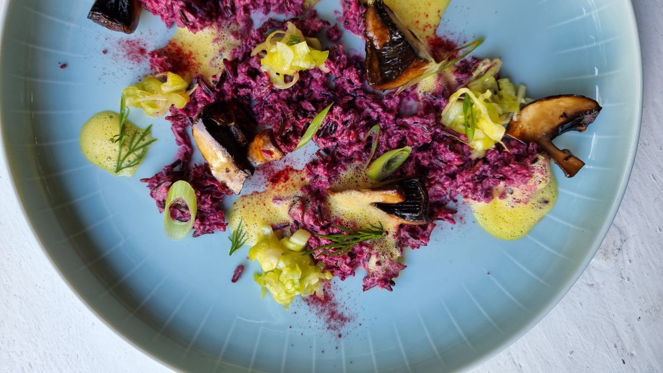 Wildreis mit Roter Beete und Pilzen