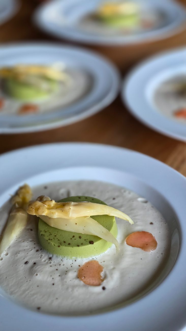 Erbsenflan mit Spargel